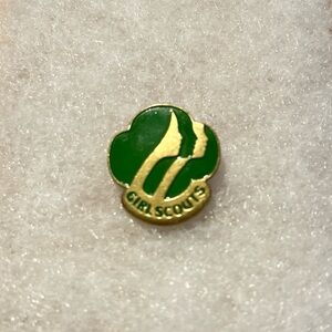 Vintage 1980 Girl Scouts GSUSA Lapel Pin Brooch, Enameled